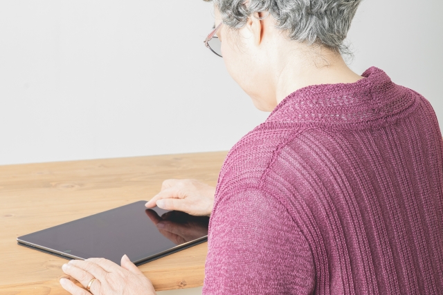 パソコン苦手な人が在宅ワークで収入を得る方法